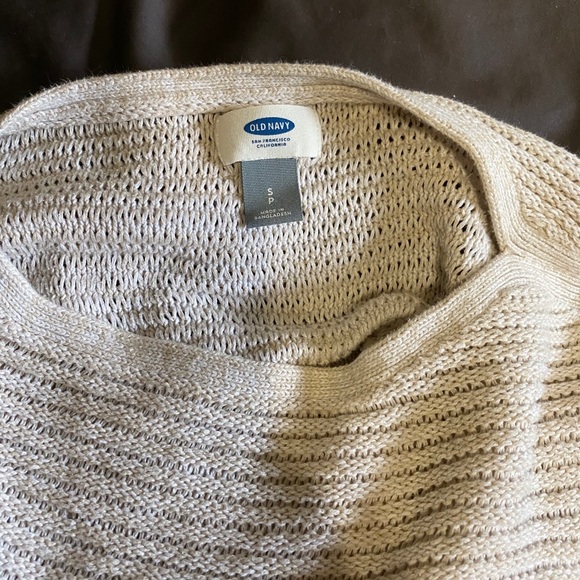 Old Navy Sleeveless Sweater - Picture 2 of 3